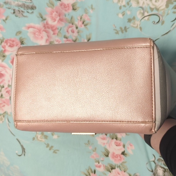 Sold - Picture 4 of 15